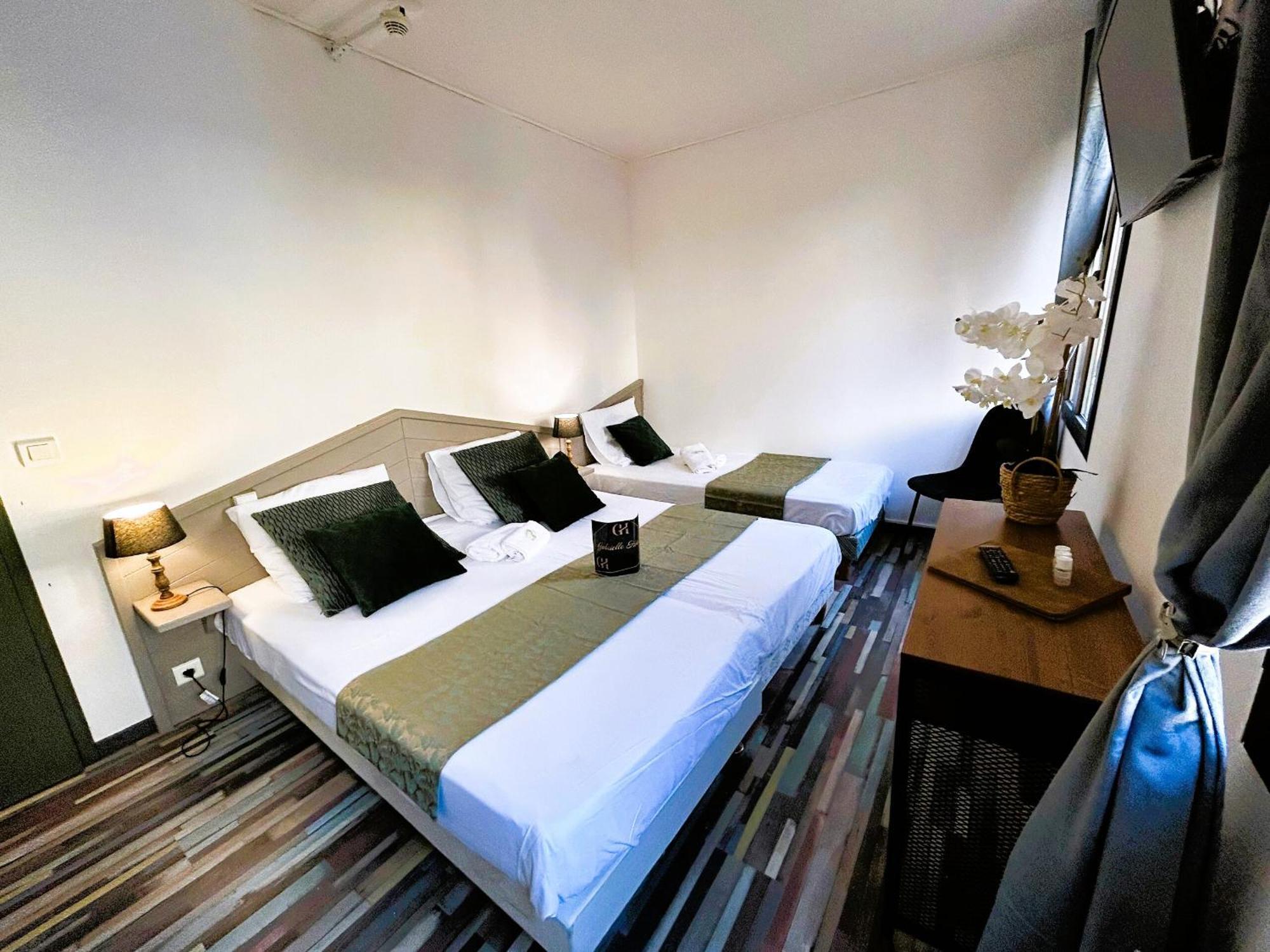 Gabrielle Hotel Aiguines Phòng bức ảnh