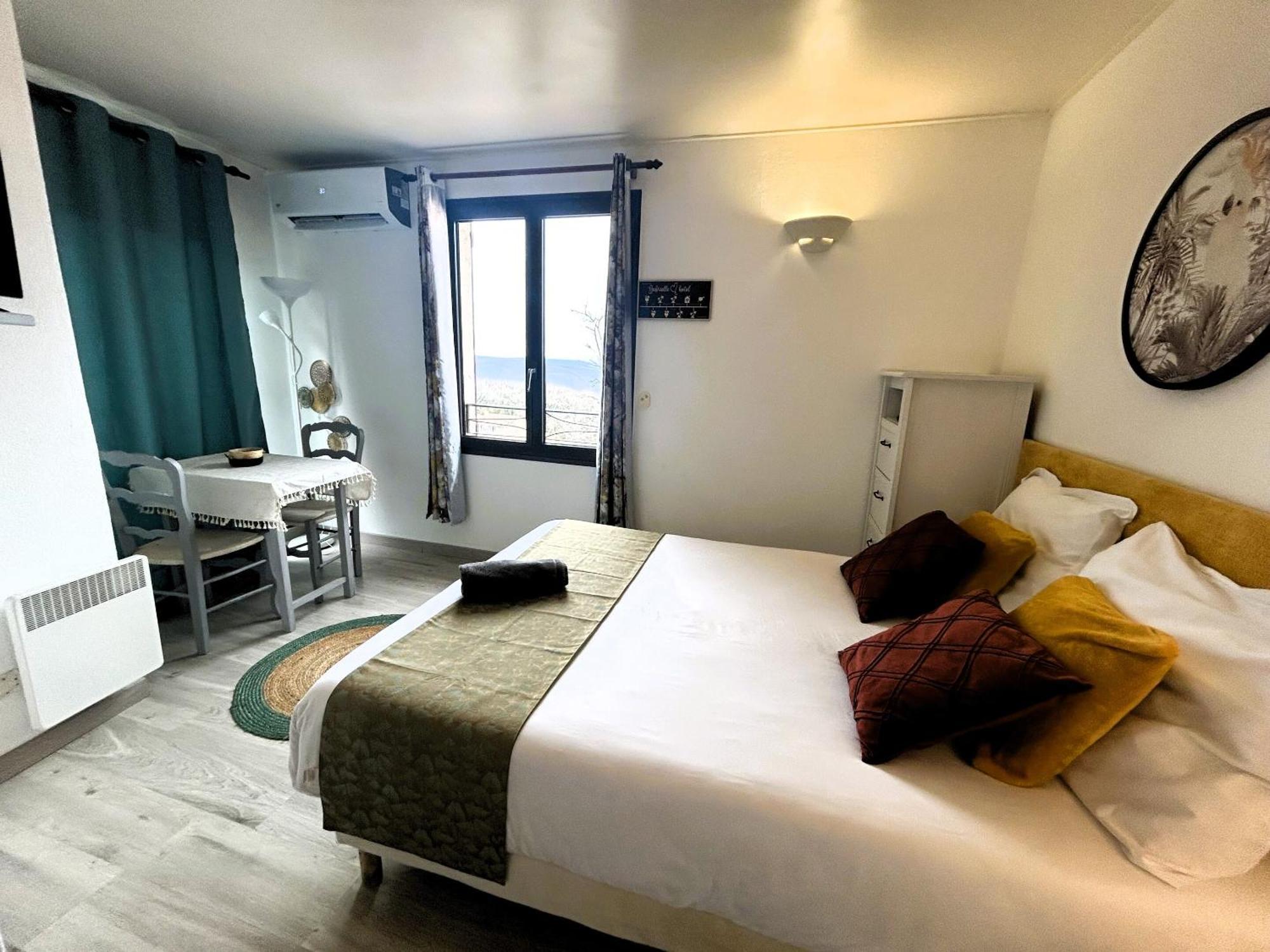 Gabrielle Hotel Aiguines Phòng bức ảnh